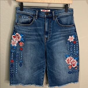 Johnny Was Jean Bermuda Short Floral Embroidered High Rise Fray Hem Vintage Jort